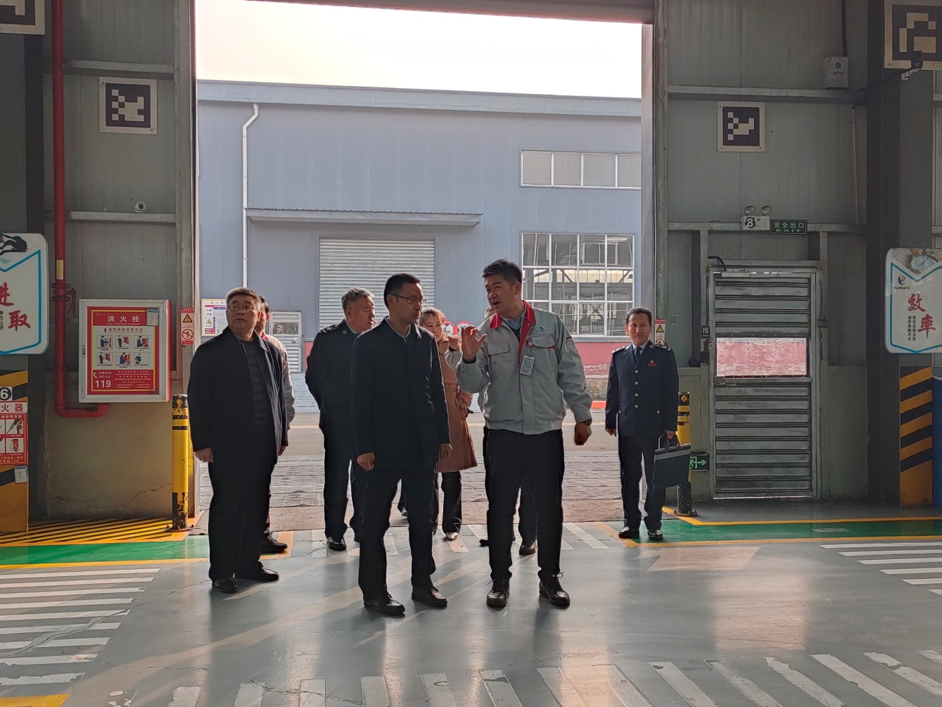 臨汾市稅務局黨委書記、局長張鎖林一行蒞臨我司調(diào)研服務
